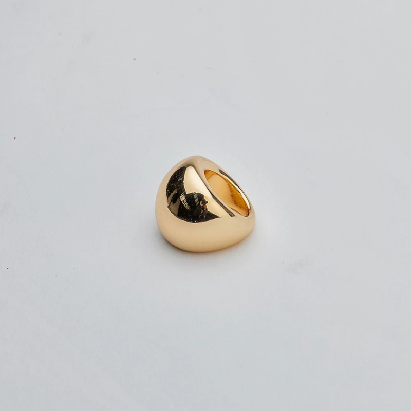BIG RING IN GOLD