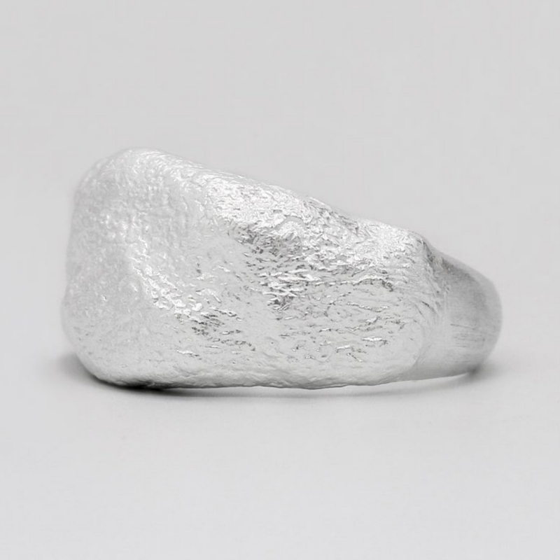 SIGNET RING IN SILVER