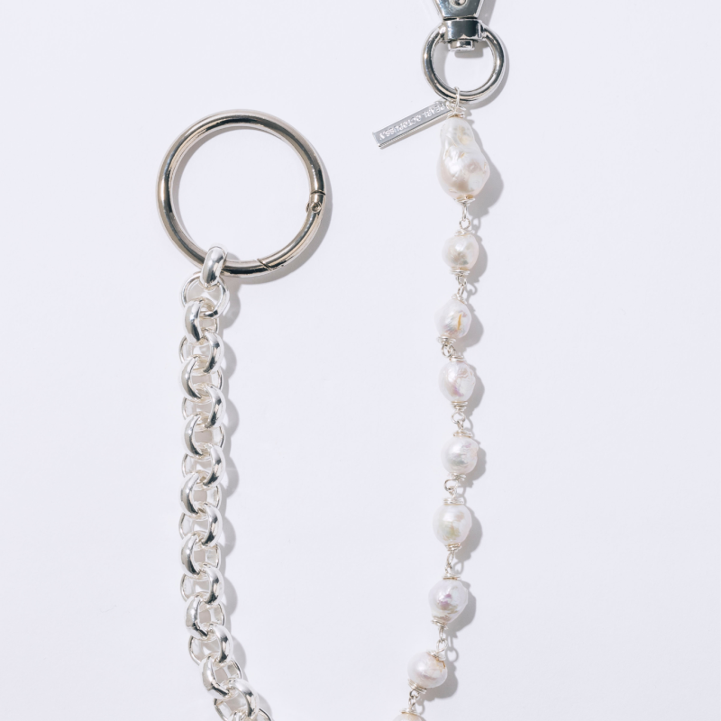 PEARL VAMPIRE WALLET CHAIN IN SILVER