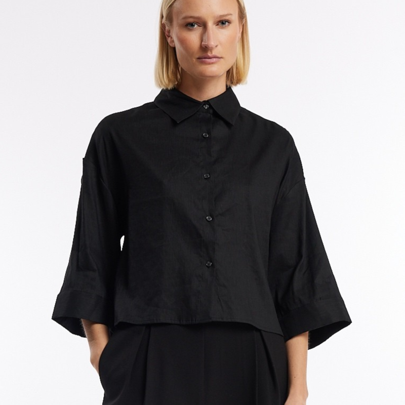 LINNEA LINEN SHIRT IN BLACK