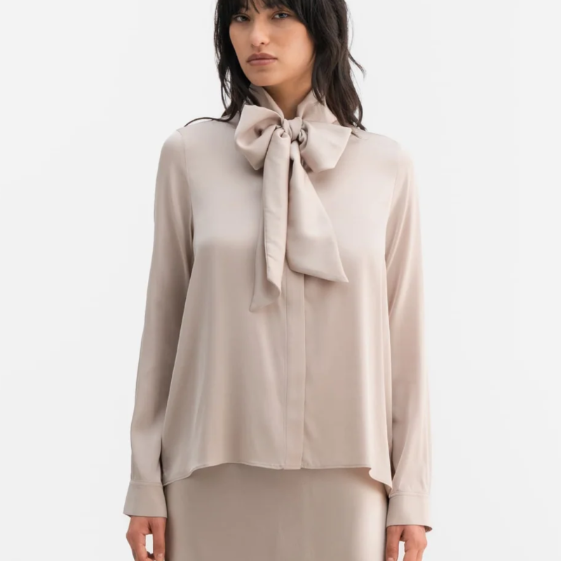 MIKI SILK BLOUSE IN GREIGE