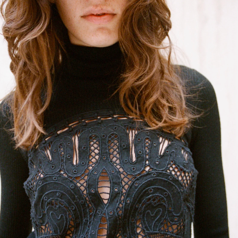 LIESEL EMBROIDERY COMBO TOP IN BLACK