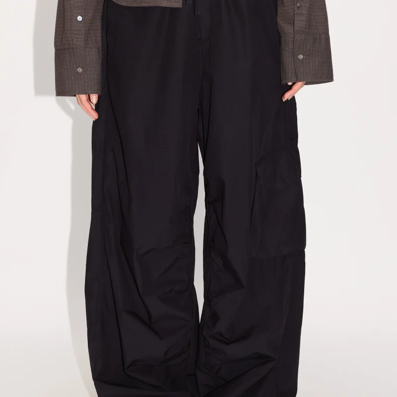 COLLAPSE TROUSERS IN BLACK POPLIN