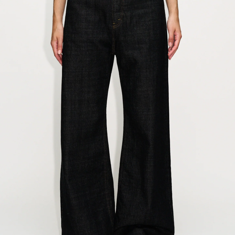 SKID JEANS IN RINSED BLACK