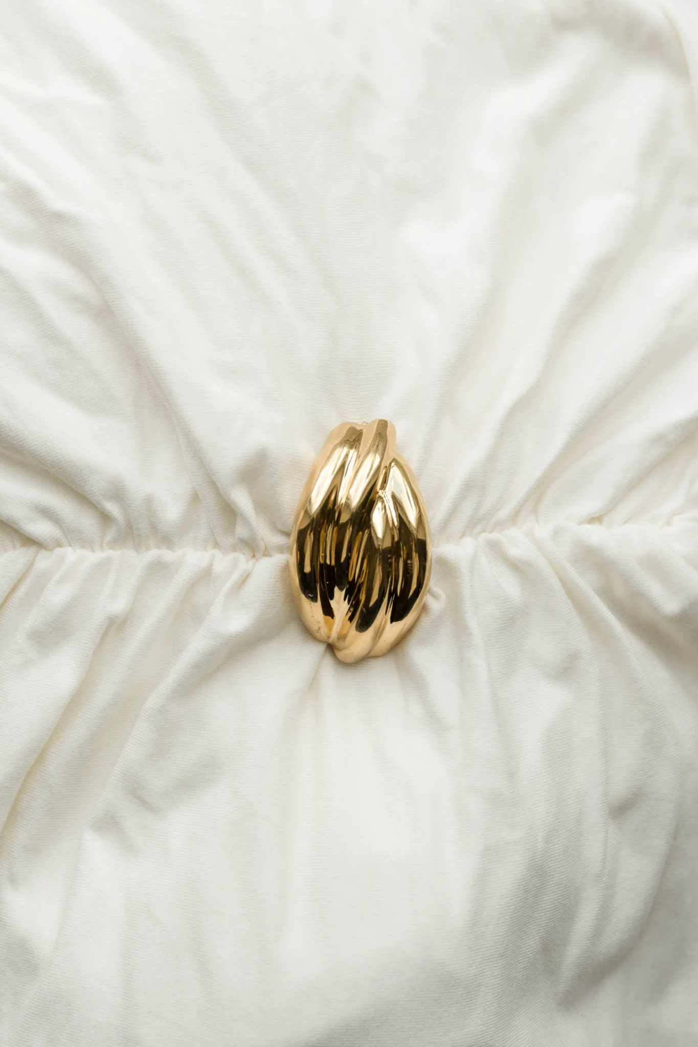 7 VIVEH GARMENT CLIP GOLD - Image 1