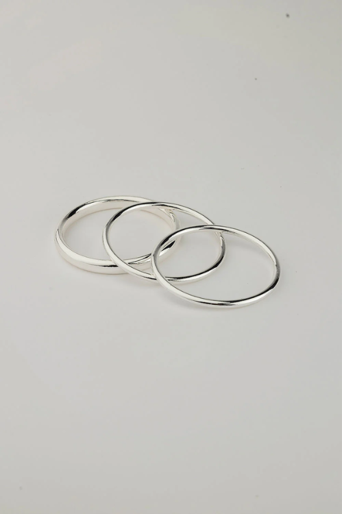 BANGLE SET IN SILVER