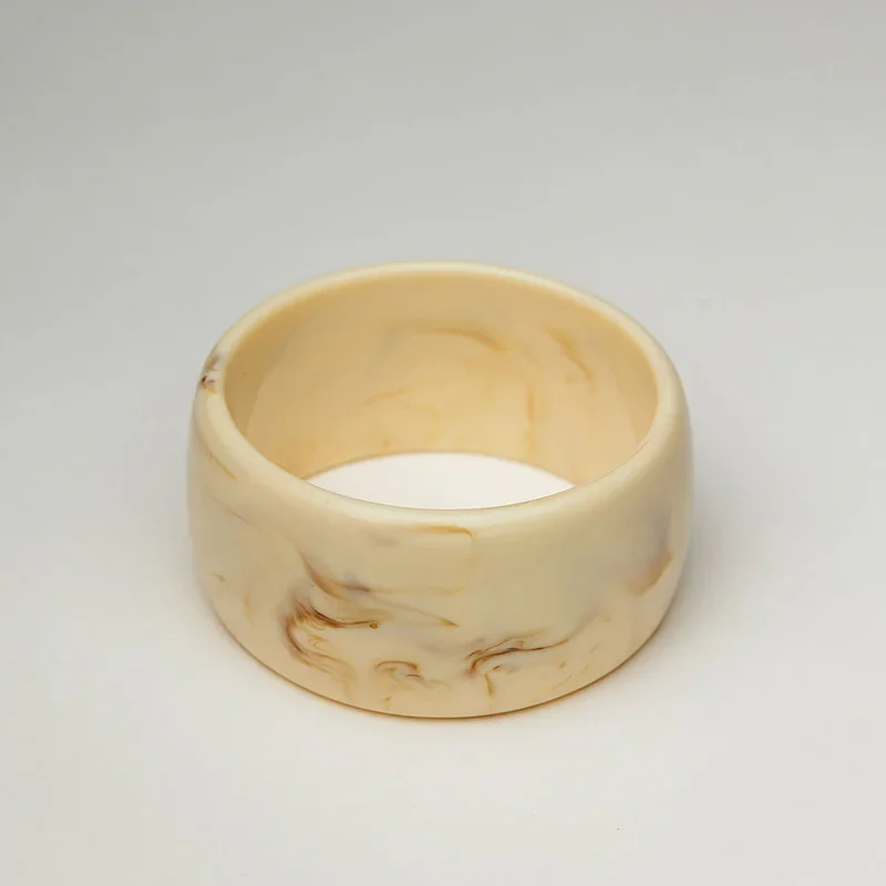 BIG BRACELET IN MARBLE WHITE
