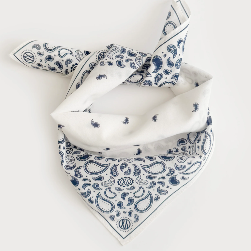 LE SCARF COTTON PAISLEY / WHITE & NAVY / 55CM